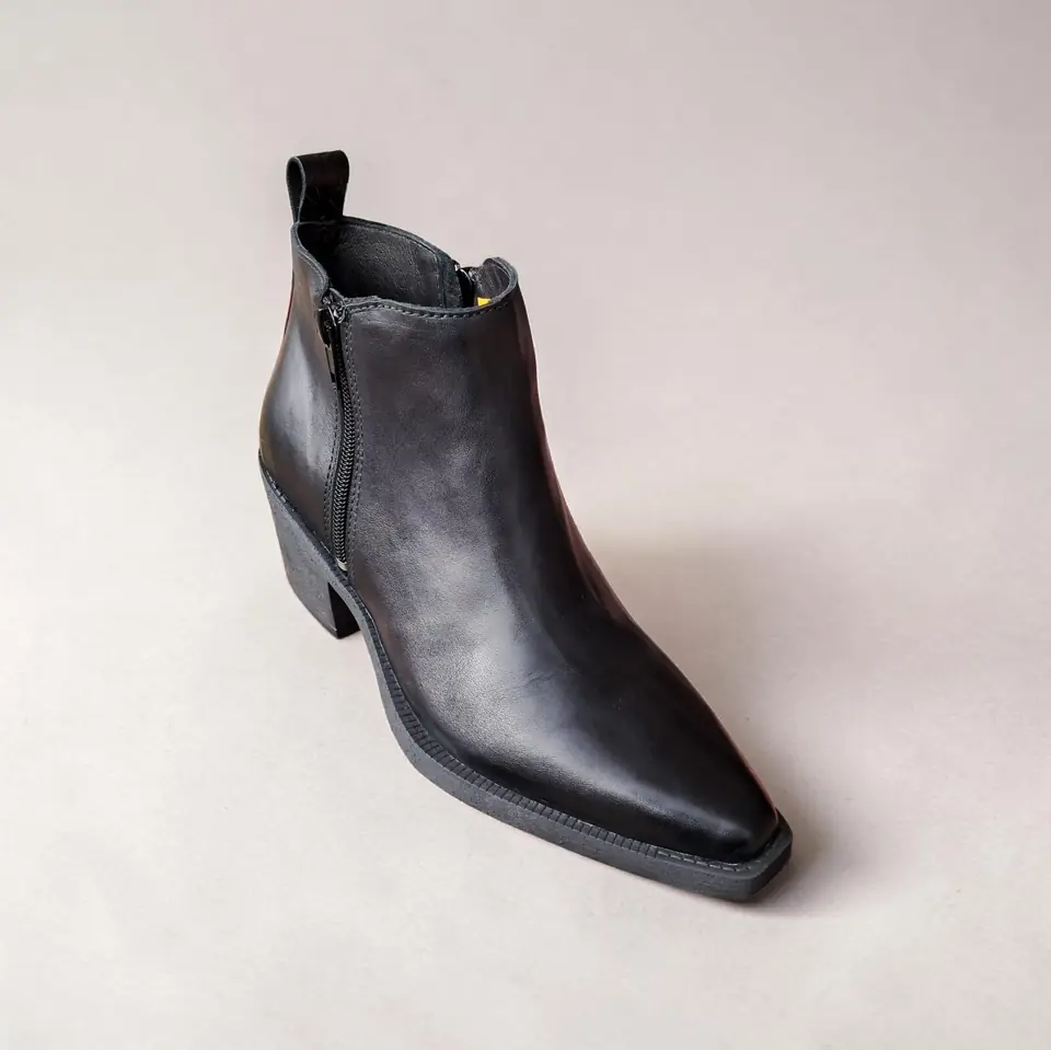 Bota de cuero LOMBARDINO BORA Black