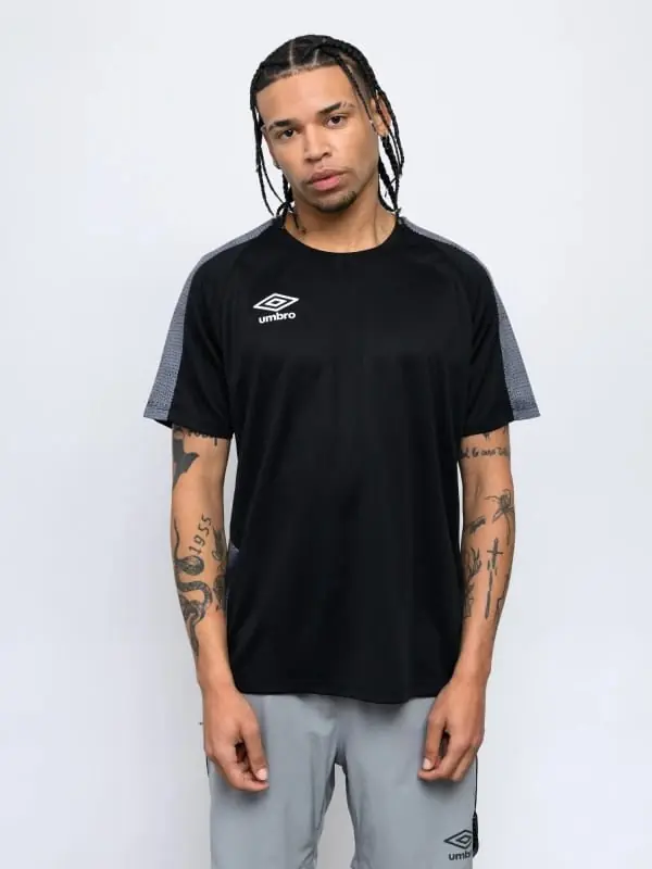 Remera Umbro Vive