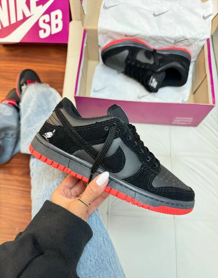 Dunk Low - Blackout & Red Pro