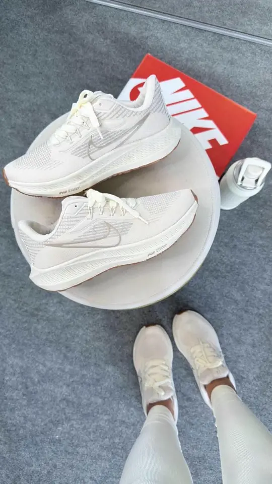 Nike Pegasus - All White