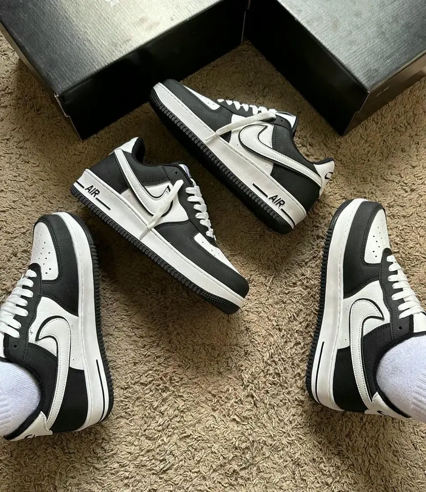 Nike Air Force 1 - Black & White Contrast
