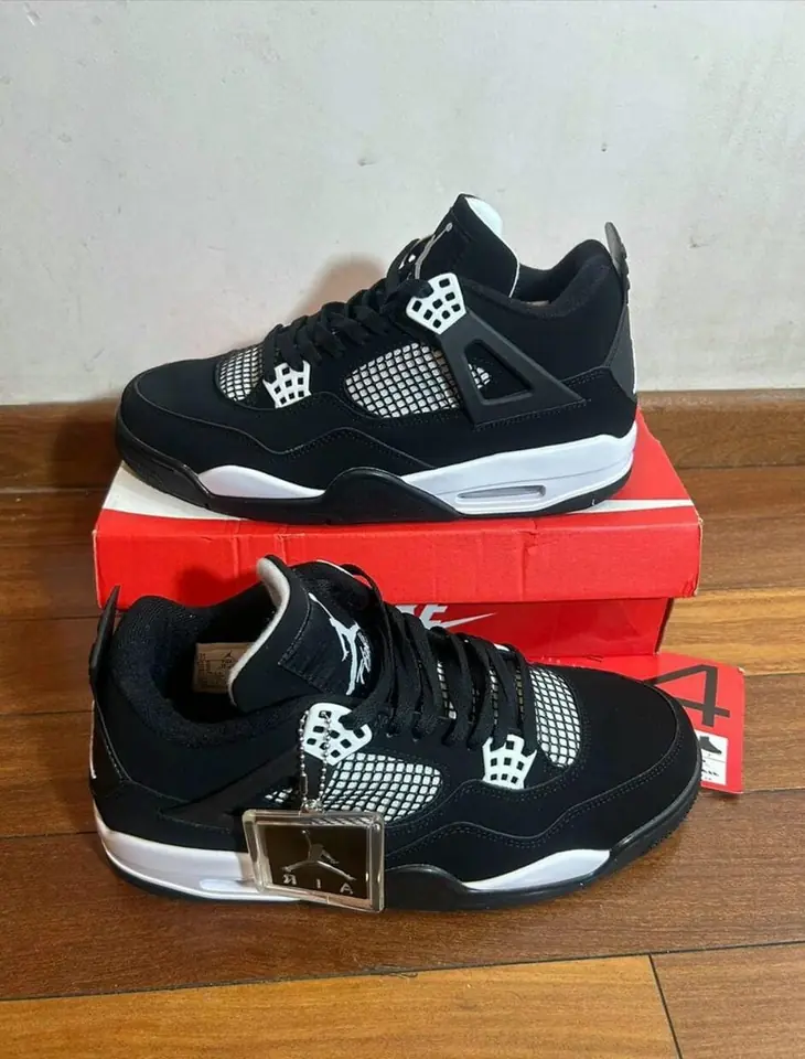 Air Jordan 4 Retro - Black