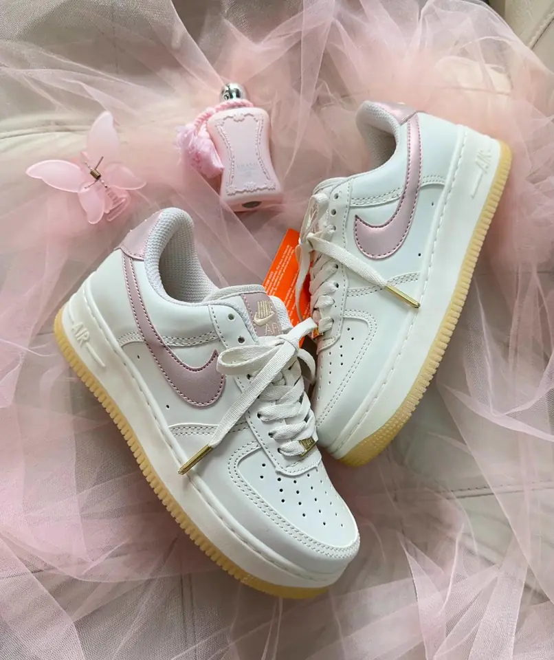 Nike Air Force 1 - Rose Accent
