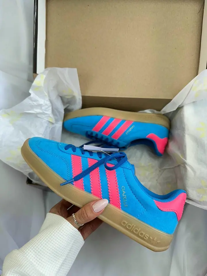 Gazelle - Lucid Blue & Pink