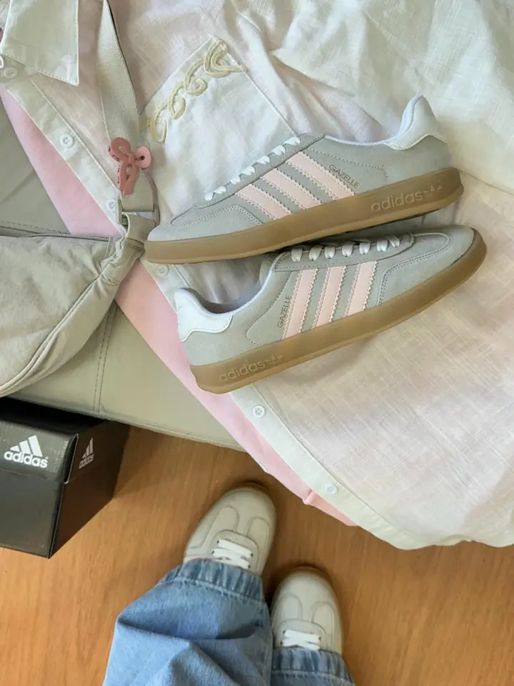 Gazelle - Grey & Pink