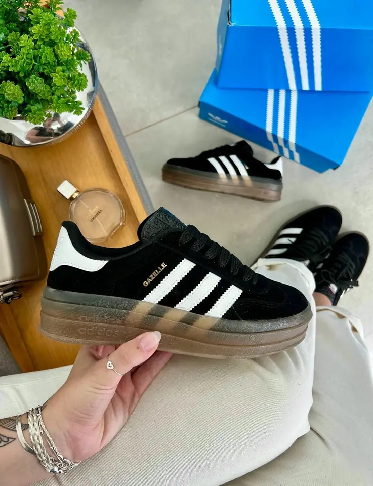 Gazelle - Core Black & White