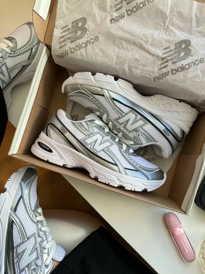 New Balance 740 -  Classic Metallic