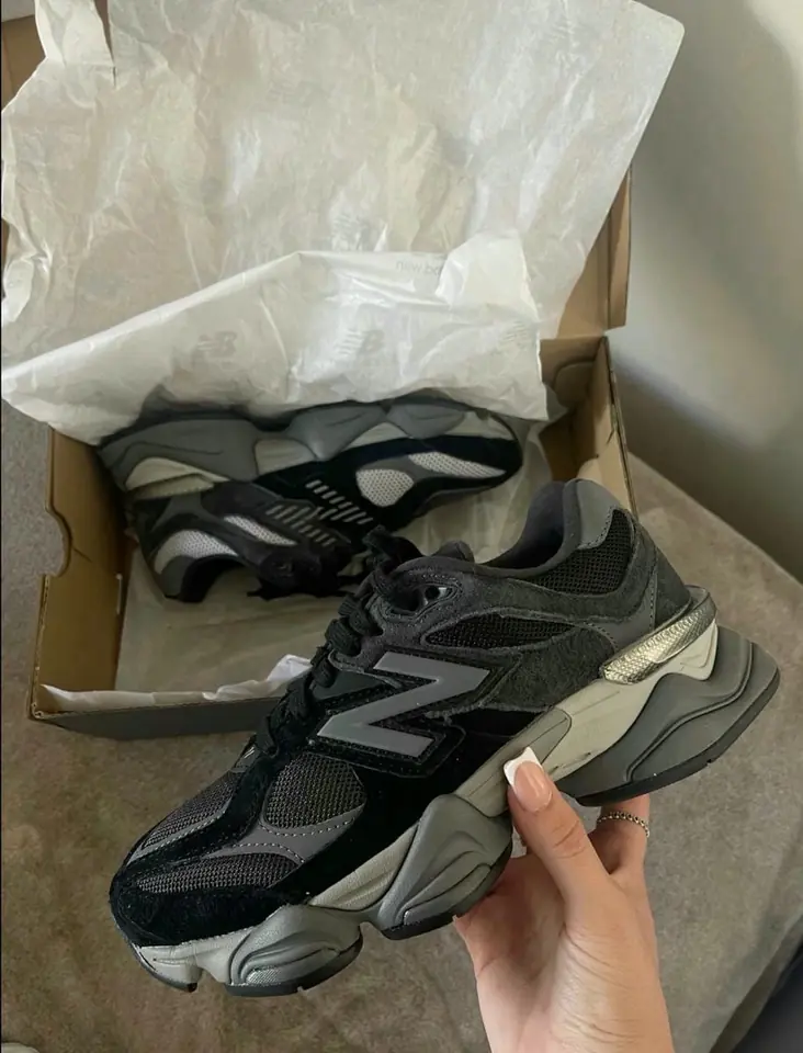 New Balance 9060 Oscuro