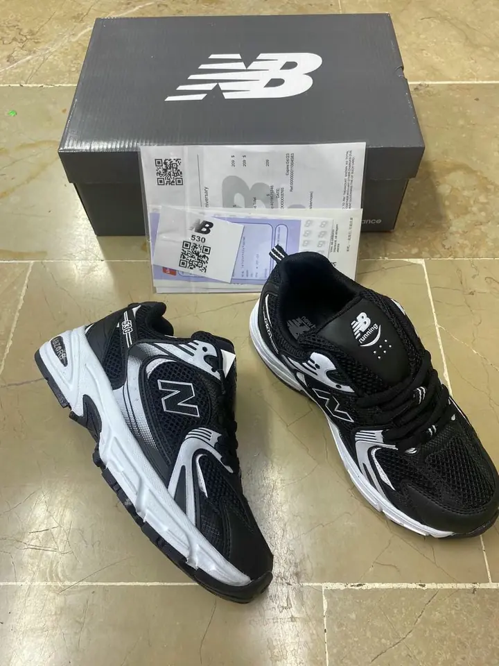 New Balance 530 - Negras