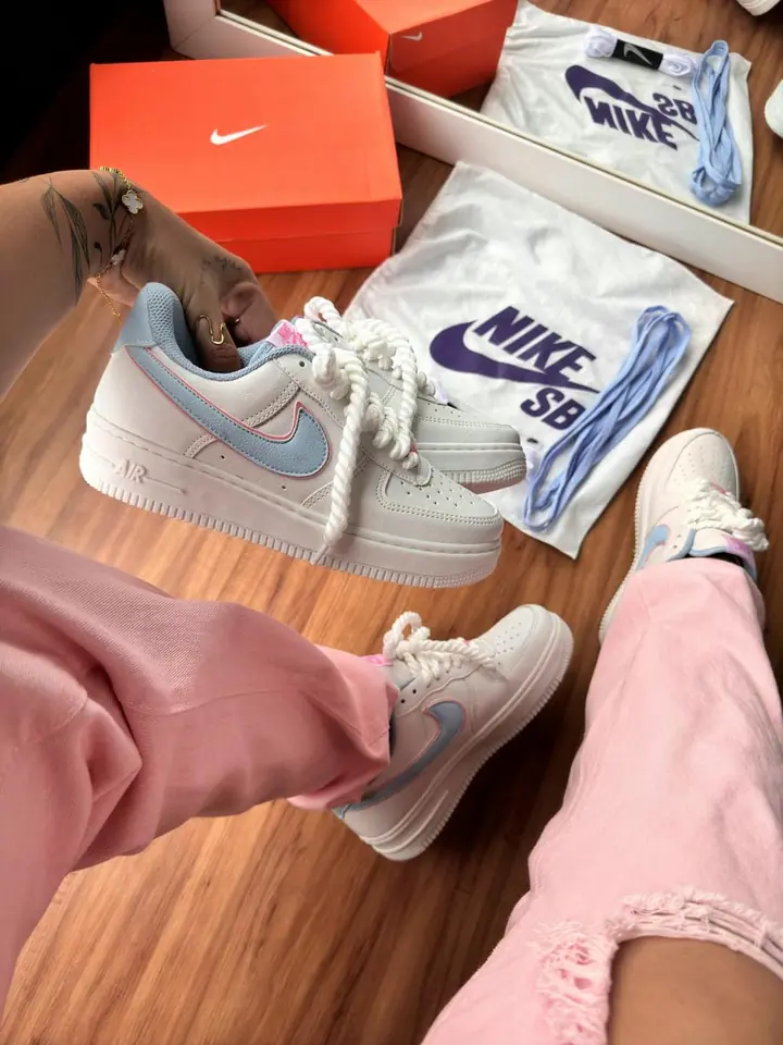 Nike Air Force 1 - Glow Touch