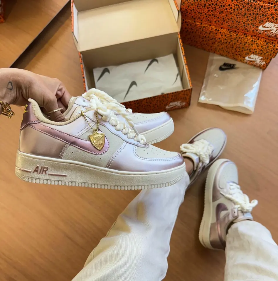Nike Air Force 1 - Rose Metallic