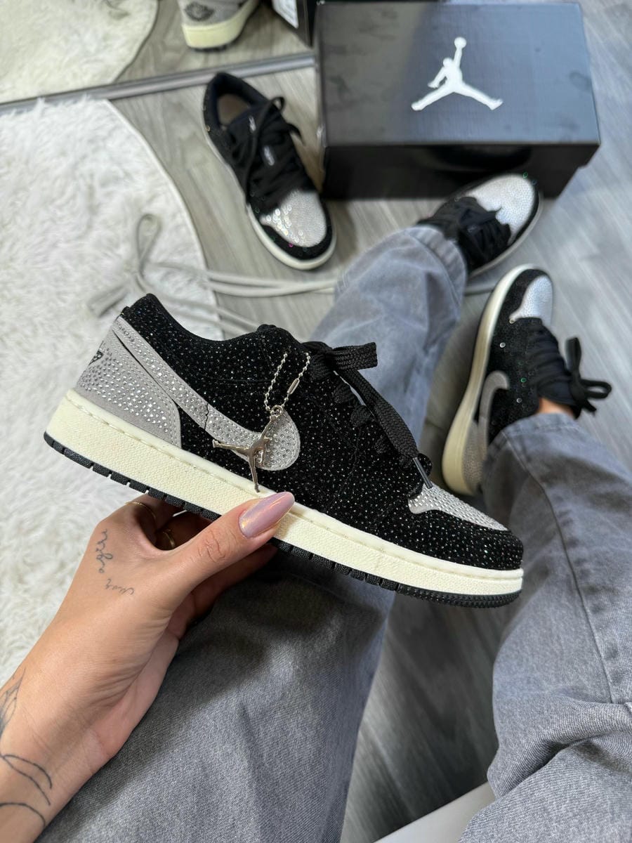 Air Jordan 1 Low - Black&Grey Glow