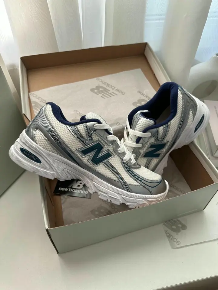 New Balance 740 -  Classic