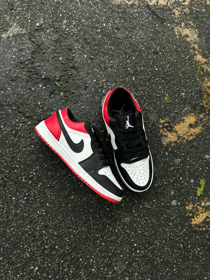 Air Jordan 1 Low - Black Redish
