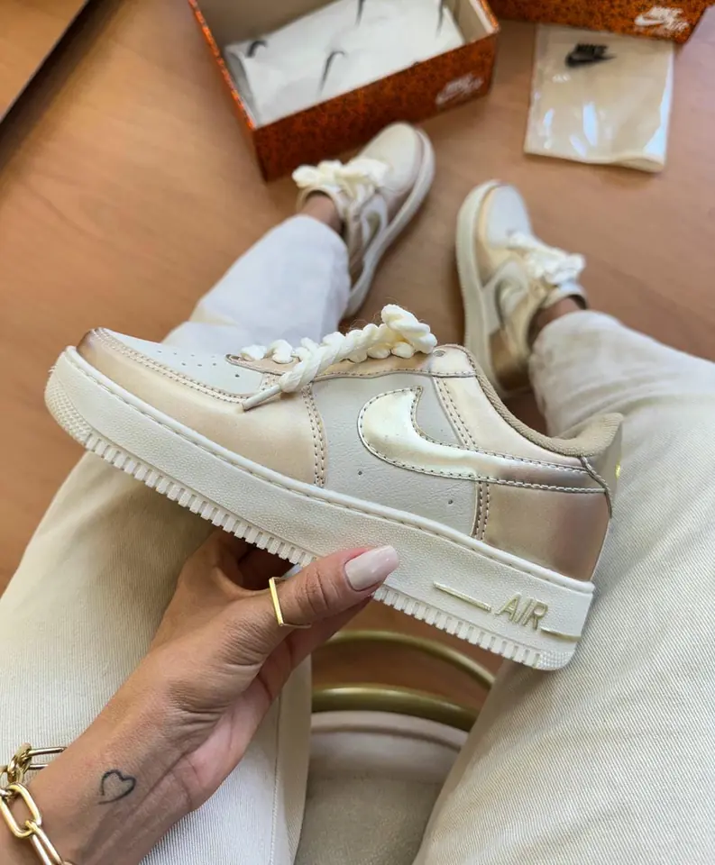 Nike Air Force 1 - Gold Metallic
