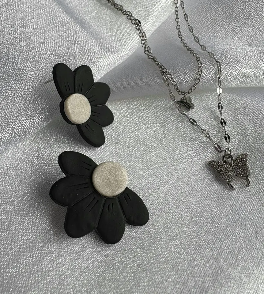 Aurora · Negra