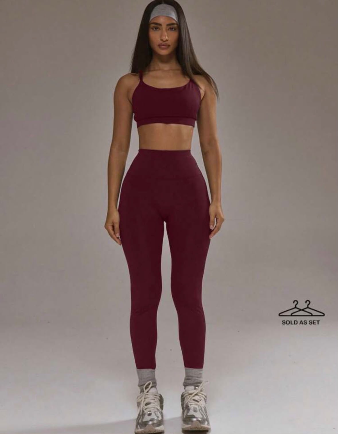 Conjunto deportivo bordeaux