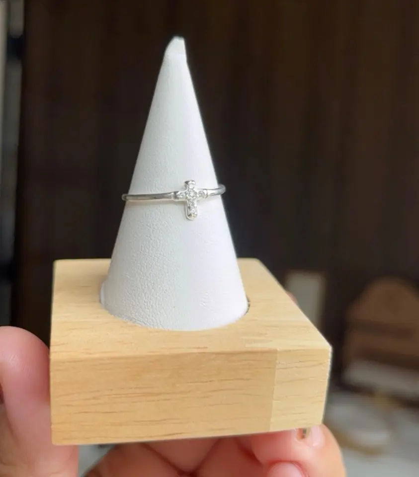 ANILLO CRUZ CON CIRCONIAS