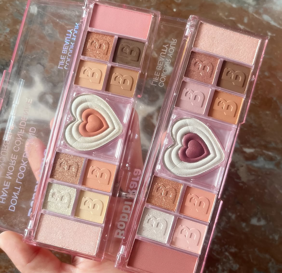 Paleta de sombras corazón bobbi rara