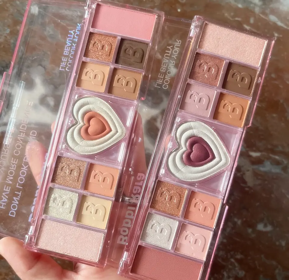 Paleta de sombras corazón bobbi rara