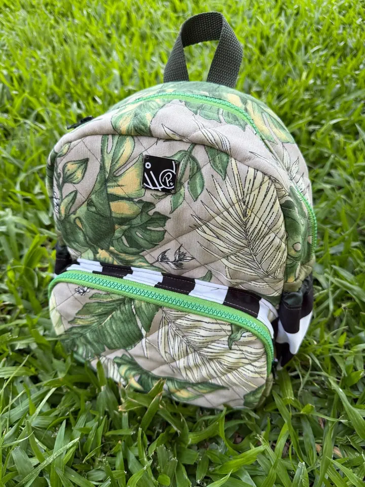 Mochila hojas
