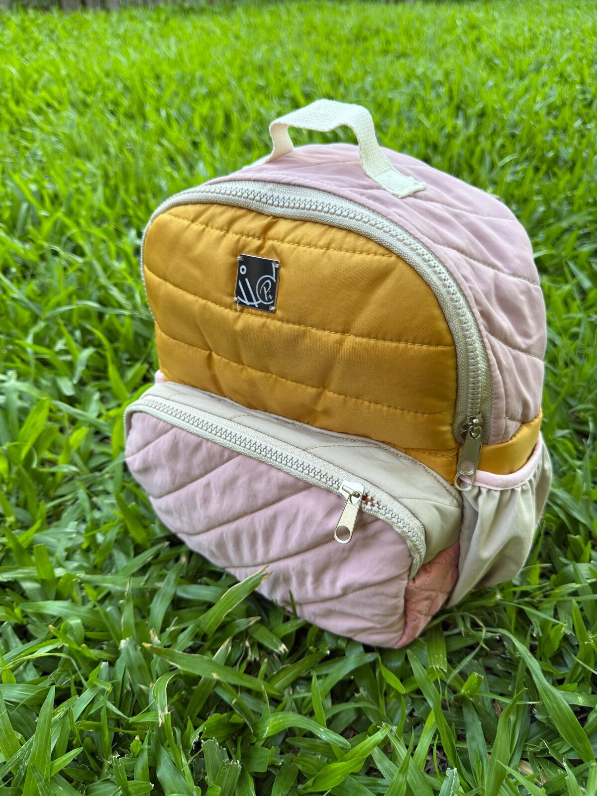 Mochila rosa y amarillo