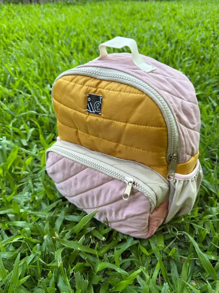 Mochila rosa y amarillo
