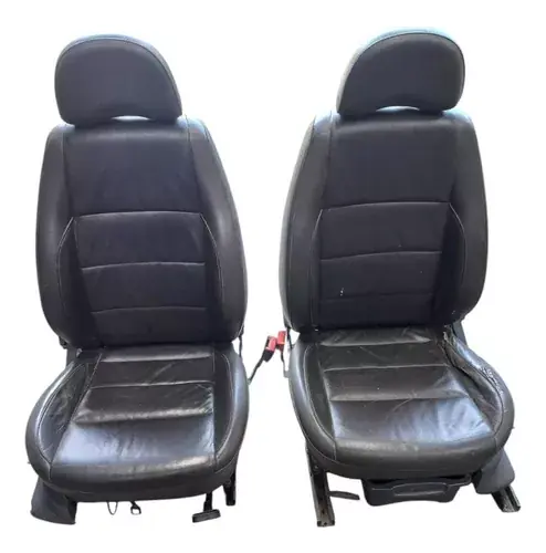 Par Seat delantero Volkswagen Amarok 2013 al 2019 (usado)