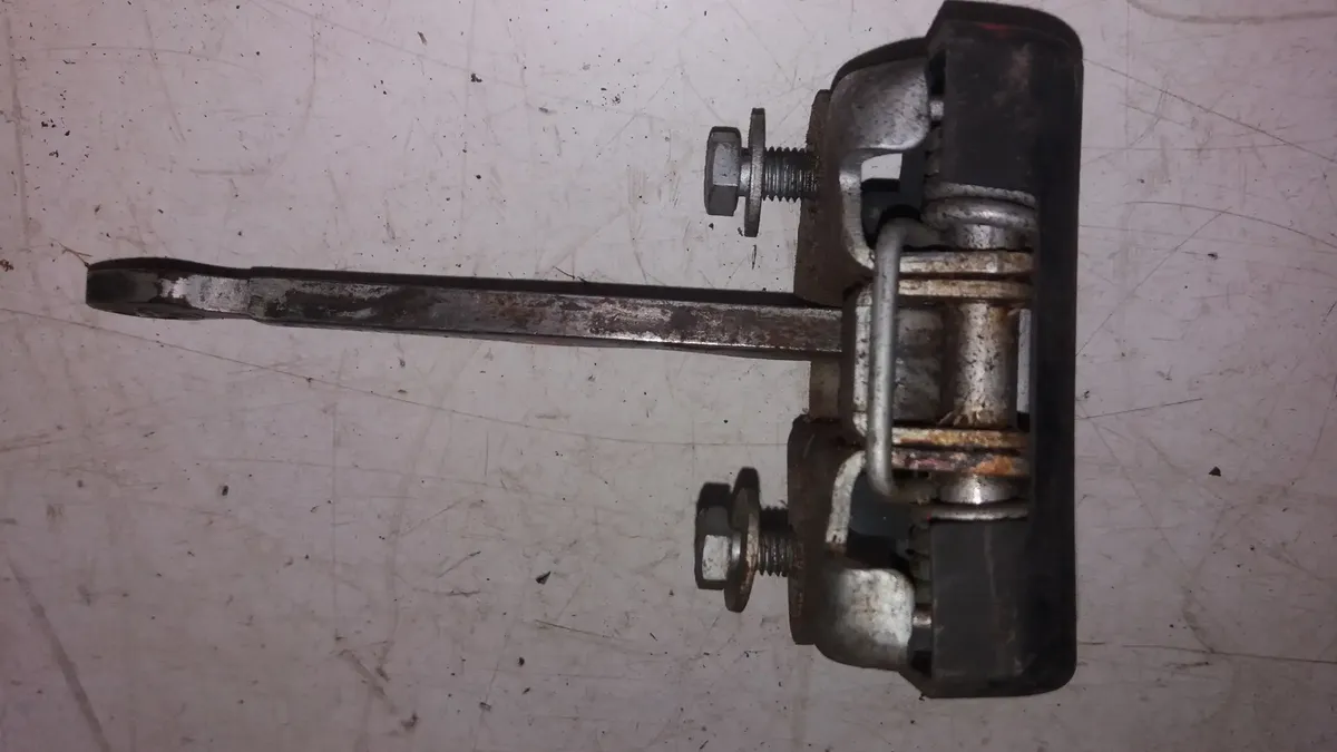 Limitador Puerta Izquierda Bmw E36 318 94/97 51218169563 Cx403 (Usado)