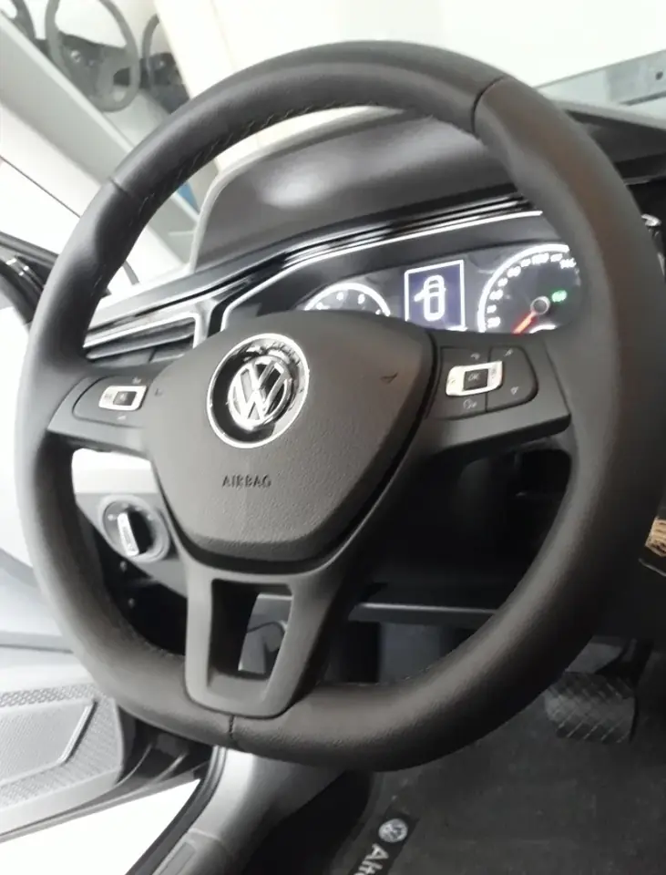 Funda para volante cosida Polo y Virtus en cuero liso negro
