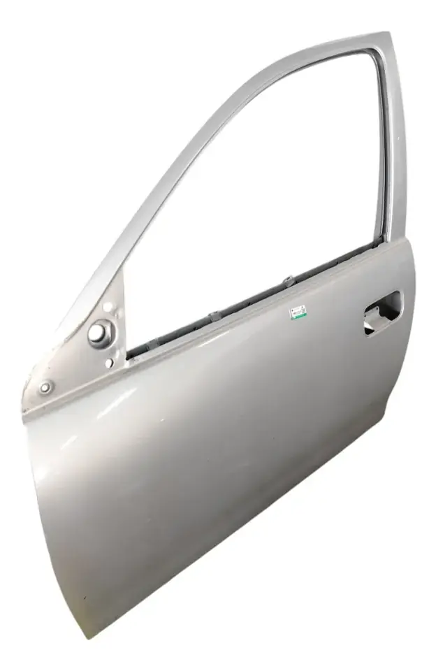 Puerta delantera izquierda para GM Corsa Classic 2003 2004 2005 06 (usada)