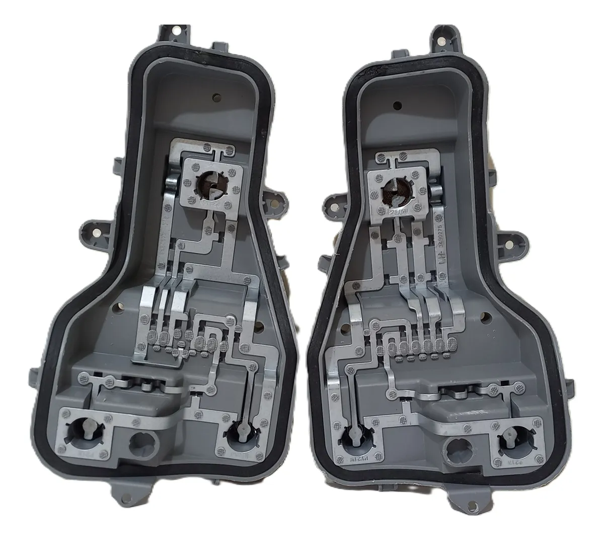 Par Circuito Toma Luz Trasera Saveiro G9 23 Hasta 25 Gris