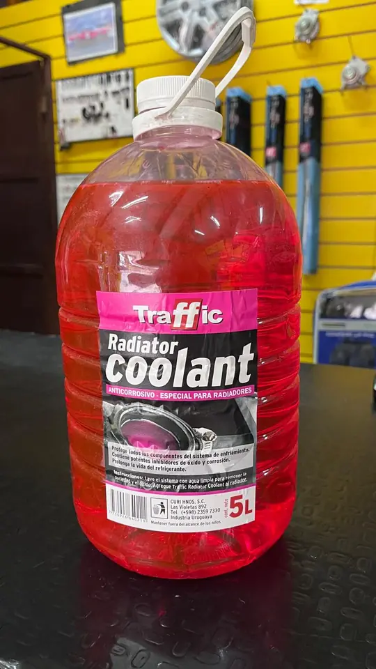 agua para radiador Roja amarilla verdece