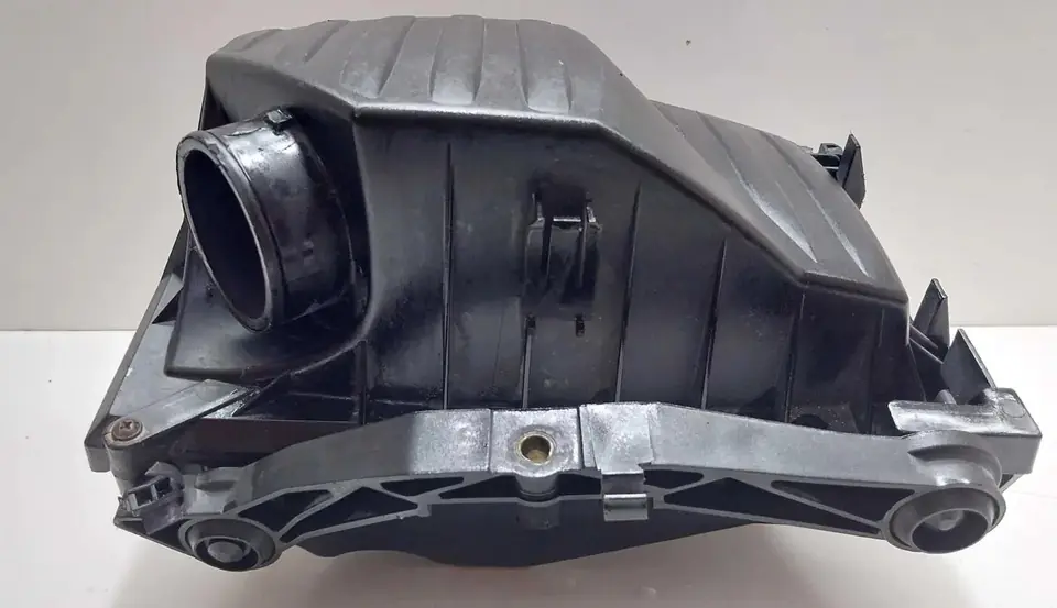 Caja de filtro de aire Corsa/Meriva 03/10 (usada)