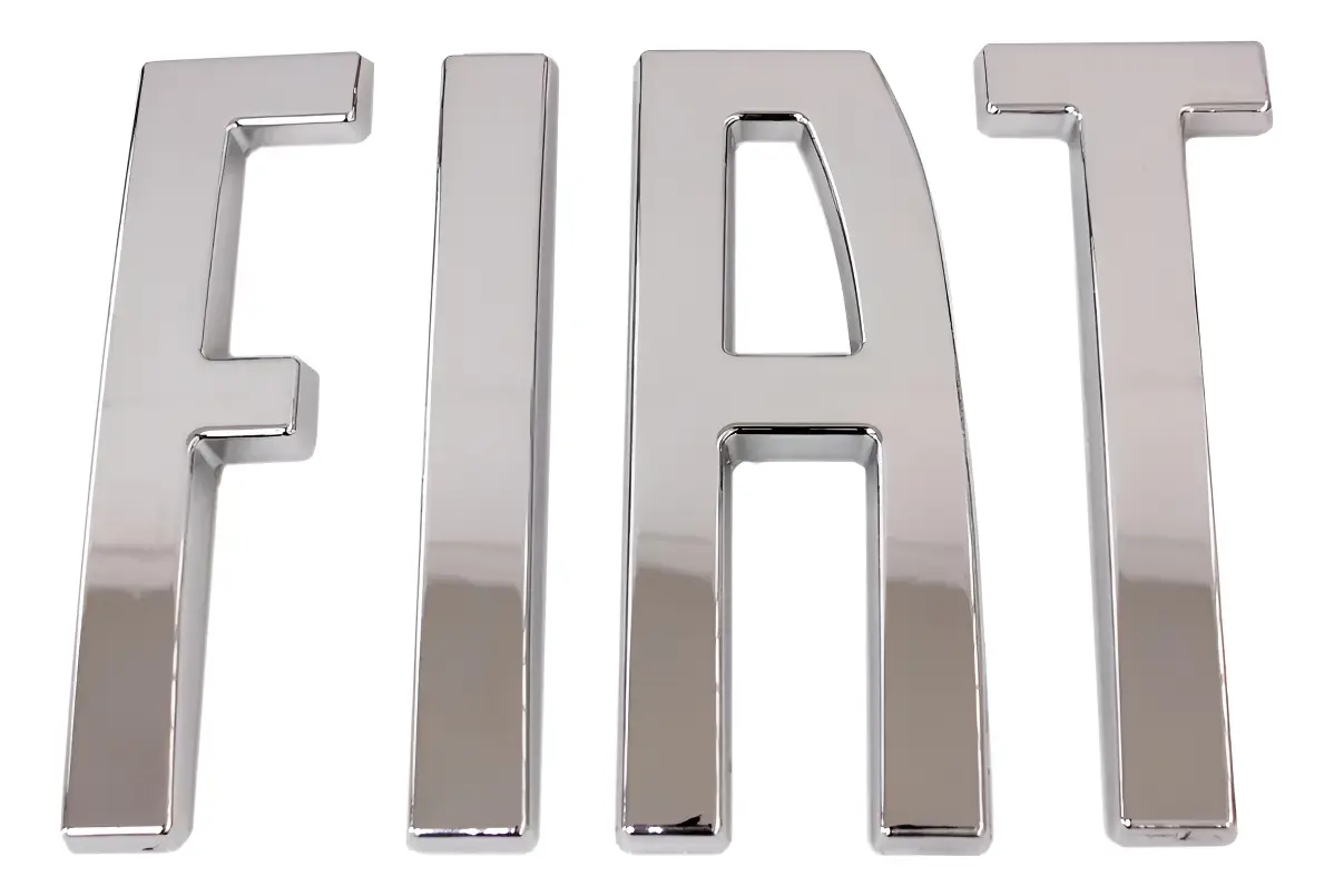 Emblema cromado con letras para el maletero del Fiat