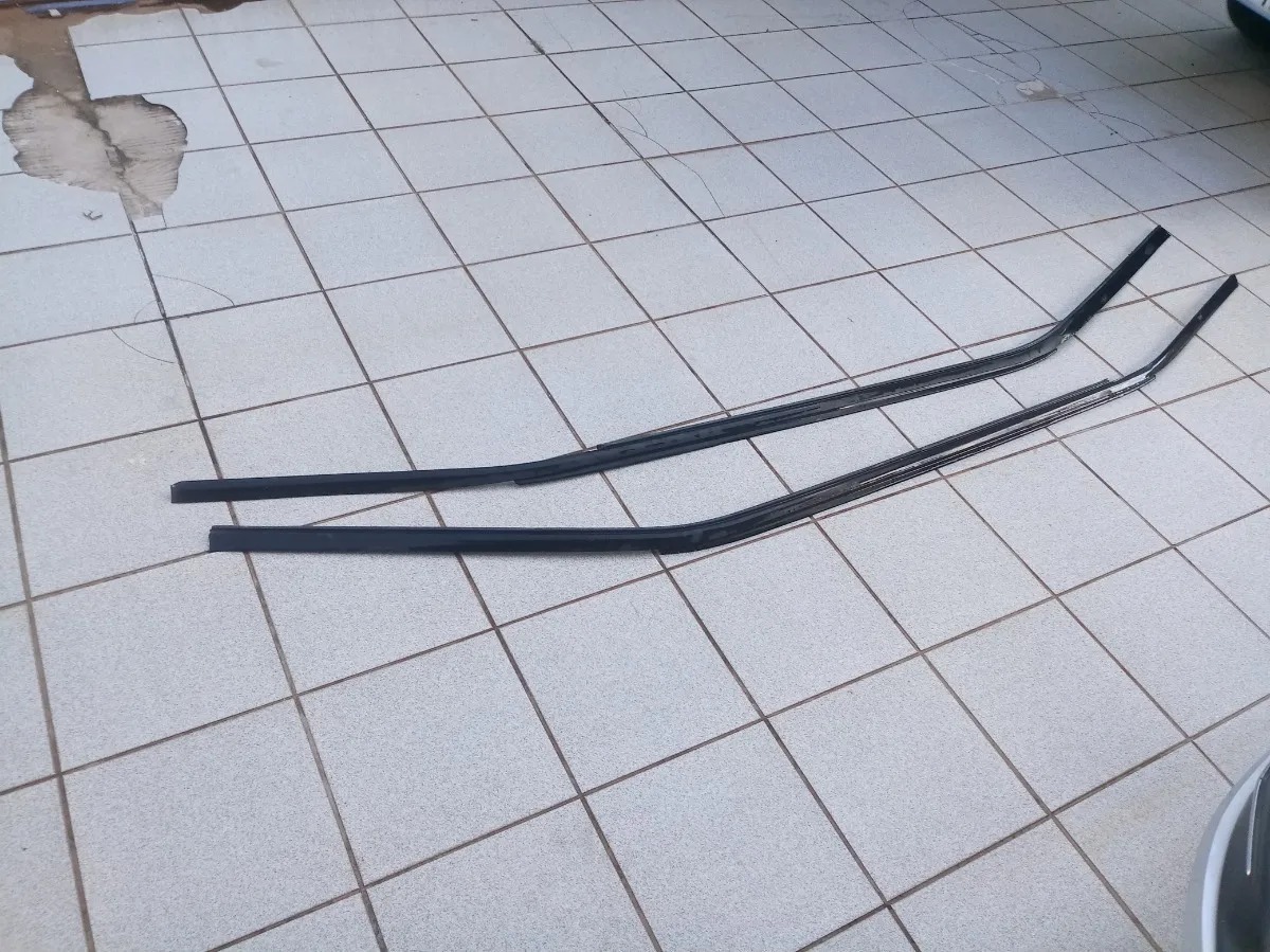 Par de tiras de goteo para techo de VW Polo Classic 1998 (usadas)