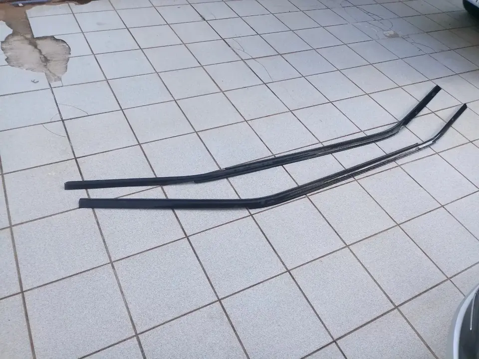 Par de tiras de goteo para techo de VW Polo Classic 1998 (usadas)