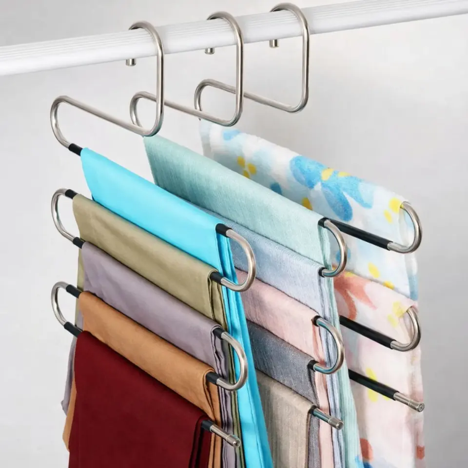 Percha organizadora 5 en 1 diseñada para pantalones y accesorios