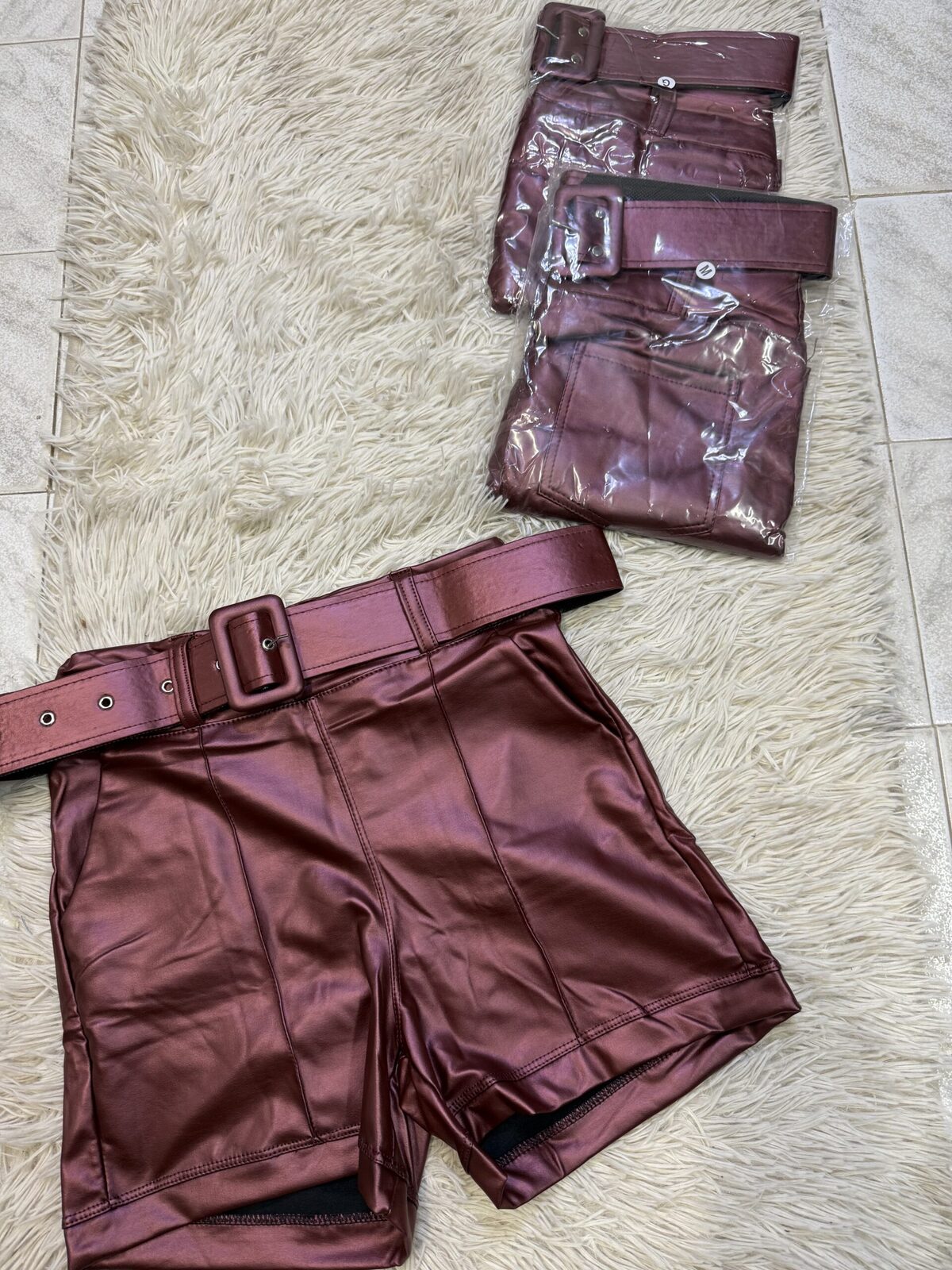 Short Engomado Bordo