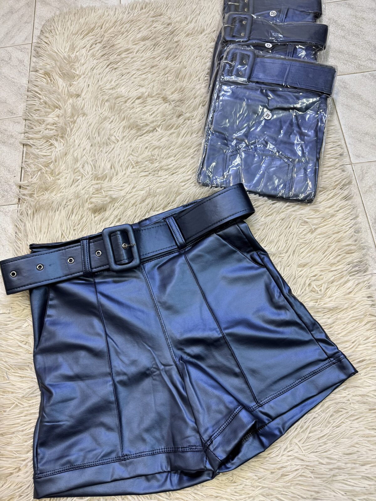 Short Engomado Azul
