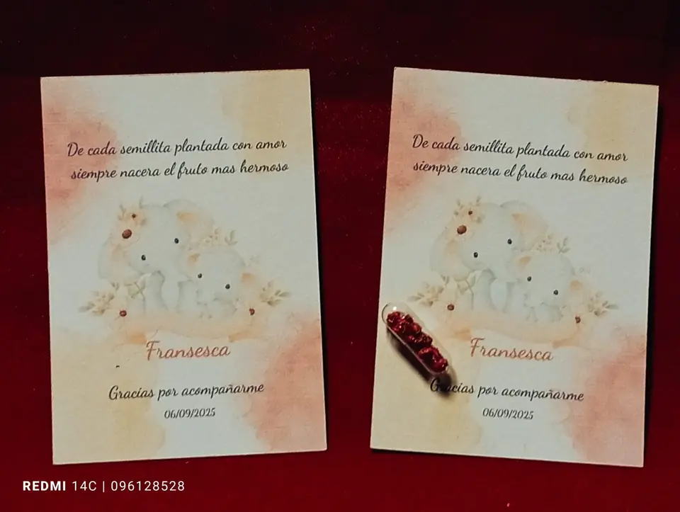 Tarjeta con cápsula plantable