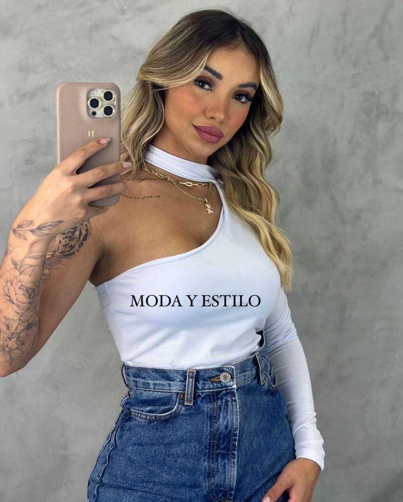Bodys Megan, Una Manga