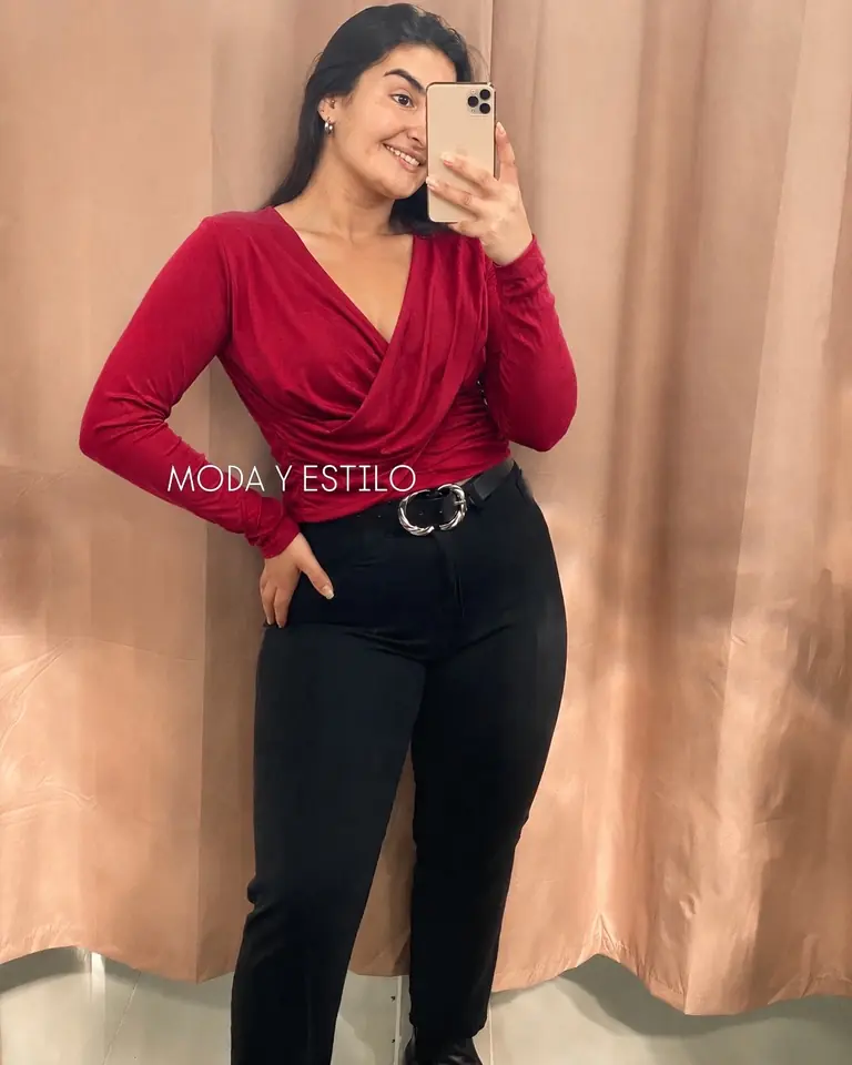 Remera Cruzada con Escote