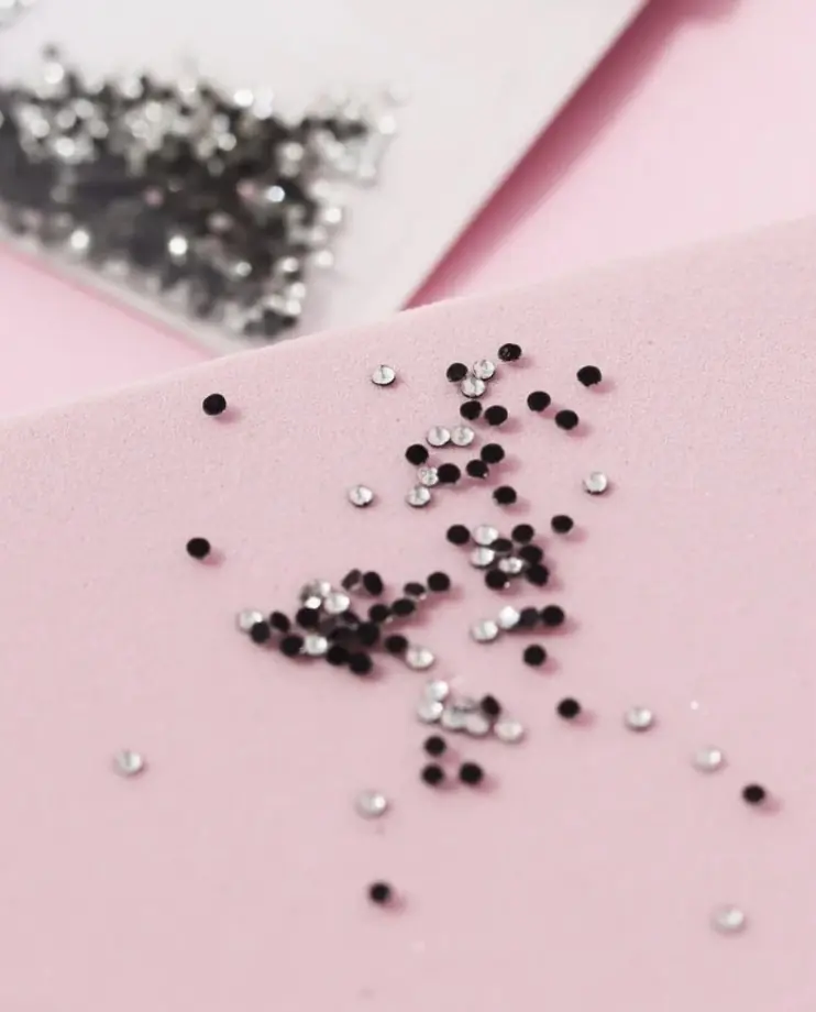 Strass negros (redondo)