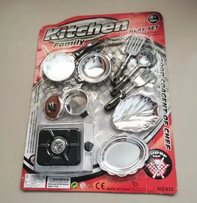 Juego de cocina plateado.