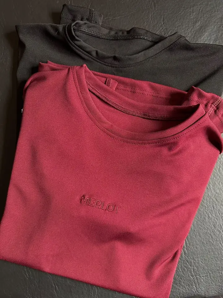 REMERA BORGOÑA - DROP 01