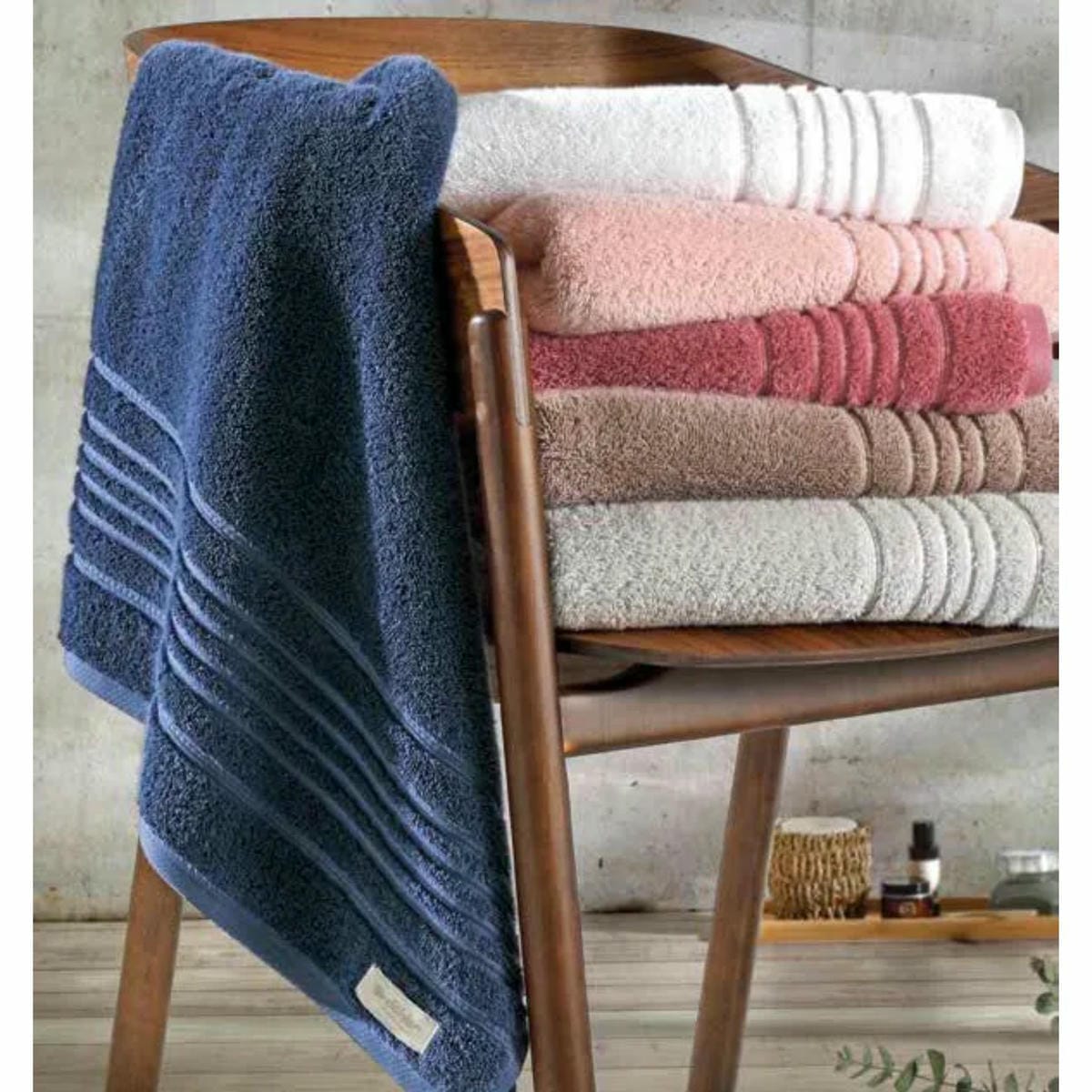 Toalla Rostro Mano 90x 50 Dohler Rubi Jacquard Algodón Egipcio