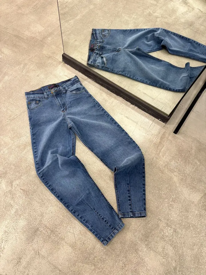 Jeans Mom con pinza