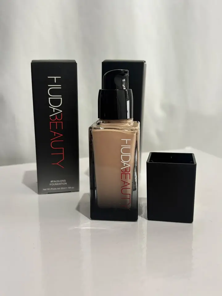 Base Huda  Beauty