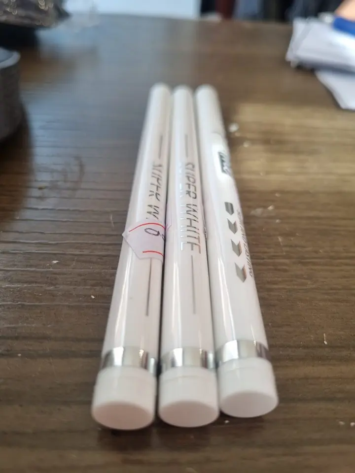 Delineador blanco
